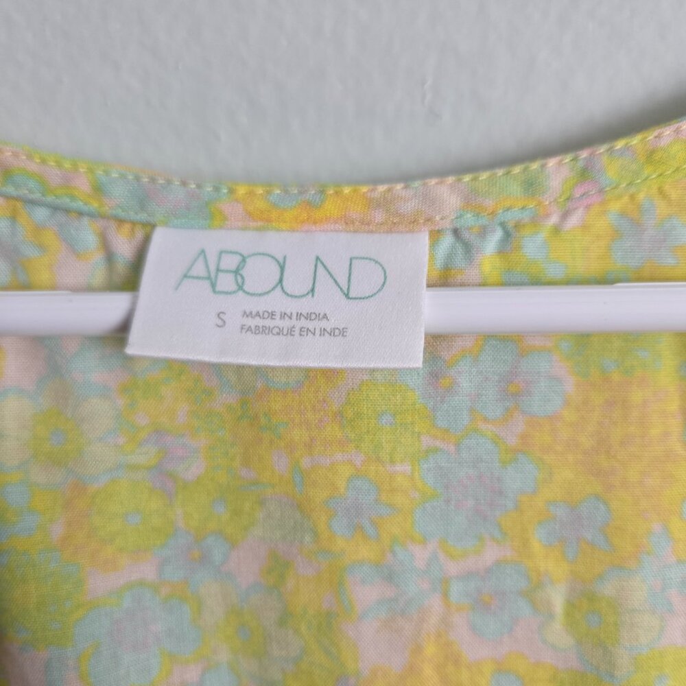 Abound Yellow Floral Shirt Women's Small V-Neck Puff Sleeve NWOT - Picture 4 of 5